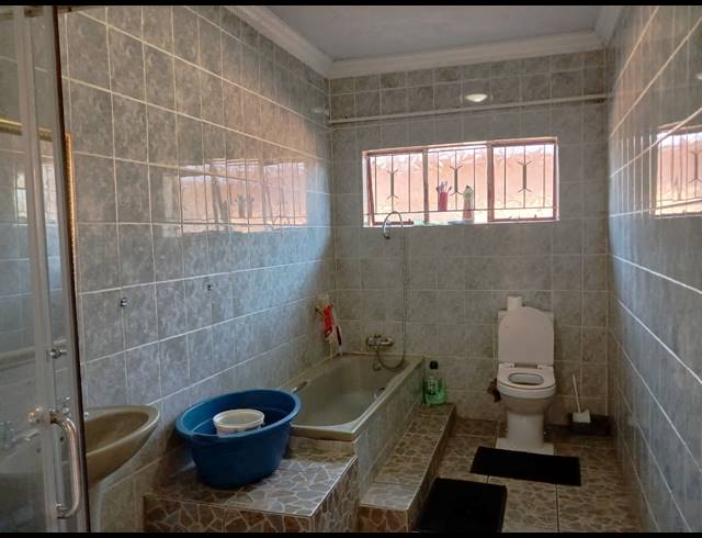 3 BEDROOM HOUSE FOR SALE IN SESHEGO C
